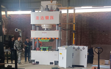 不銹鋼水箱加工設(shè)備有哪些？