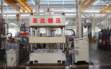 如何選擇定制200噸四柱液壓機(jī)？